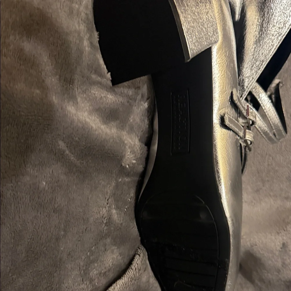Kenneth Cole Reaction Women's Metallic Silver Heels